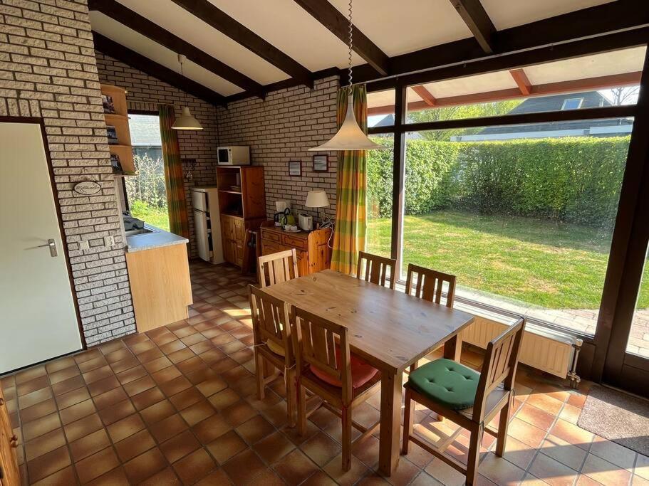 Knusse Bungalow Op Groen Park! 奥德多普 外观 照片