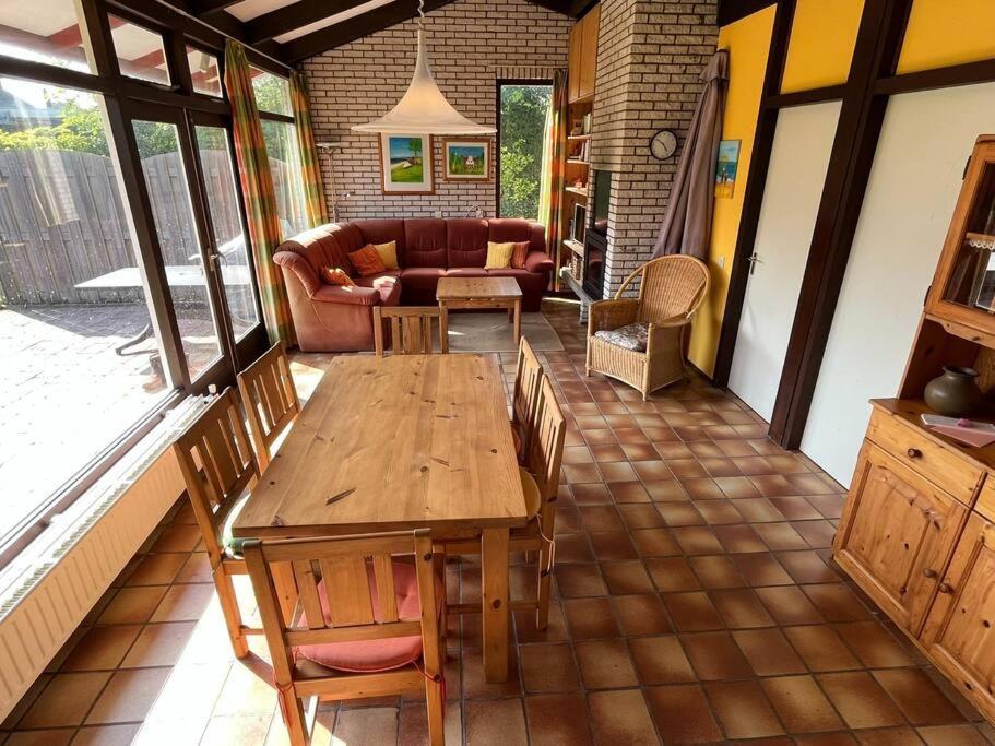 Knusse Bungalow Op Groen Park! 奥德多普 外观 照片