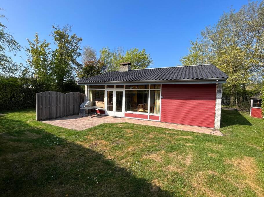 Knusse Bungalow Op Groen Park! 奥德多普 外观 照片
