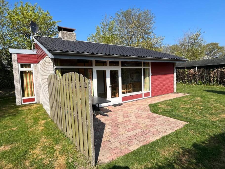 Knusse Bungalow Op Groen Park! 奥德多普 外观 照片